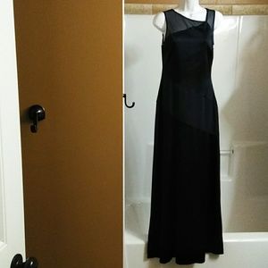 Size 4 Halston Heritage Navy Blue Formal Dress